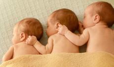 एक समय में एक महिला से जन्मे बच्चों की सबसे बड़ी संख्या: इतिहास, दिलचस्प तथ्य