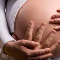 Kur mund të ndjeni lëvizjen e parë të fetusit gjatë shtatzënisë së dytë?