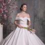 सुंदर शादी के कपड़े: सबसे सुंदर और असामान्य दुल्हन के कपड़े की तस्वीरें