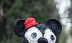 Mickey mouse şapkası: Çocuklar ve yetişkinler için Disney karakterli bir başlık oluşturma dersi Bir mickey mouse kızı için tığ işi örgü şapka